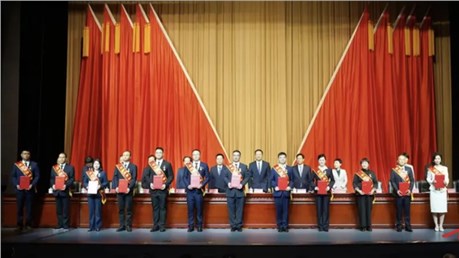 喜报 | 徐斯同志荣获“岳阳市劳动模范”称号